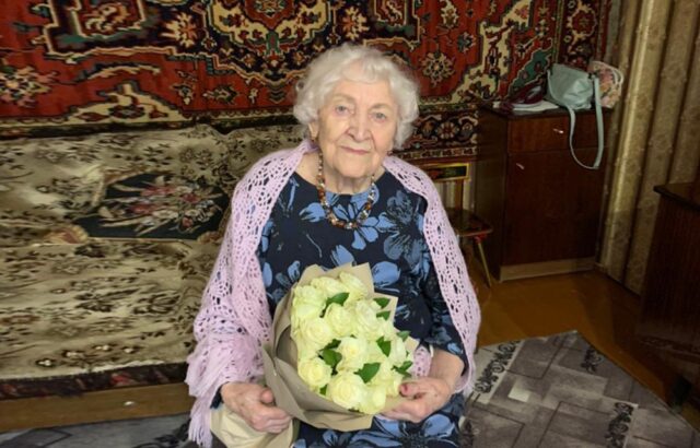 Игорь Руденя поздравил со 101-летием участницу Великой Отечественной войны Зою Петровну Андрееву Игорь Руденя поздравил со 101-летием участницу Великой Отечественной войны Зою Петровну Андрееву