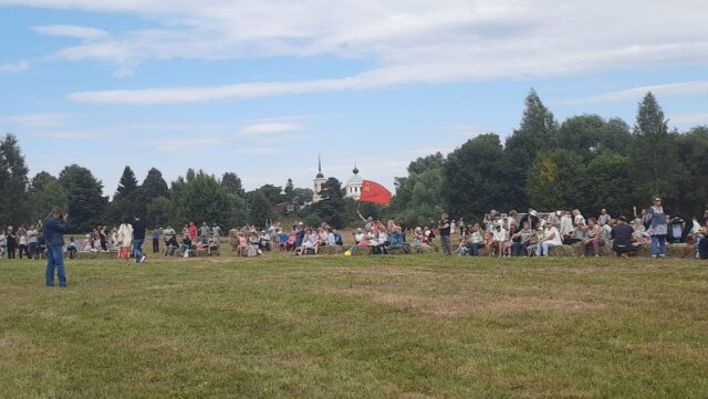 В Верхневолжье проходит Международный фестиваль «Джаз-пленэр в Домотканово», посвященный 100-летию российского джаза В Тверской области на фестивале душевных песен выступают легендарные ансамбли «Песняры» «Самоцветы» и «Лейся, песня»