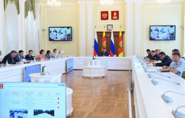 Игорь Руденя поставил перед главами муниципалитетов Тверской области задачи по завершению подготовки к новому учебному году Игорь Руденя поставил перед главами муниципалитетов Тверской области задачи по завершению подготовки к новому учебному году