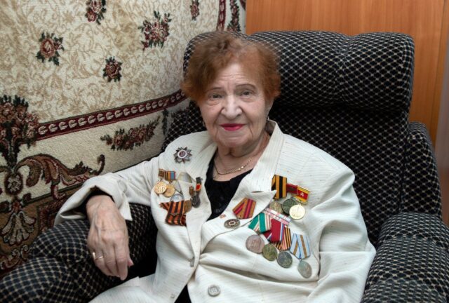 Игорь Руденя поздравил с 97-летием участницу Великой Отечественной войны Галину Михайловну Макееву Игорь Руденя поздравил с 97-летием участницу Великой Отечественной войны Галину Михайловну Макееву