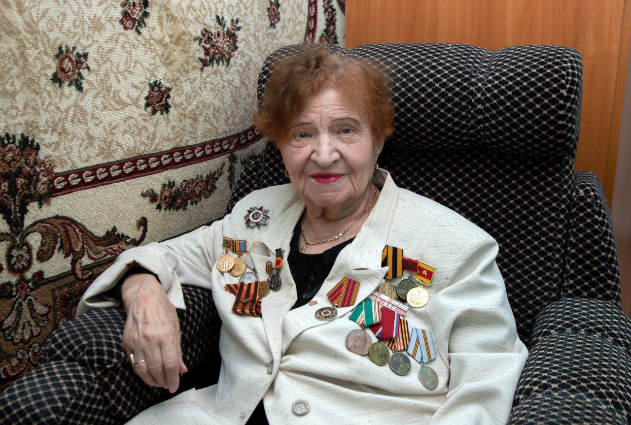 Игорь Руденя поздравил с 97-летием участницу Великой Отечественной войны Галину Михайловну Макееву