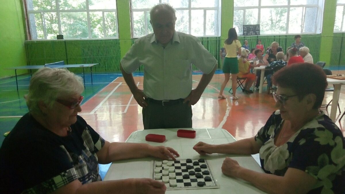 Фестиваль спорта для людей старшего поколения прошёл в Торопце Фестиваль спорта для людей старшего поколения прошёл в Торопце