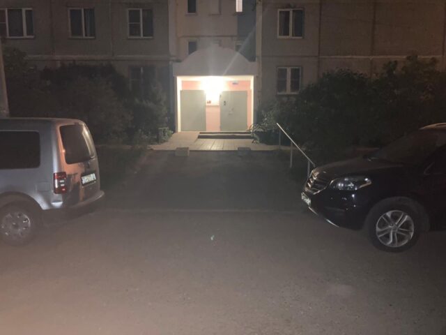 В Твери водитель Шевроле хотел припарковаться и сбил пешехода