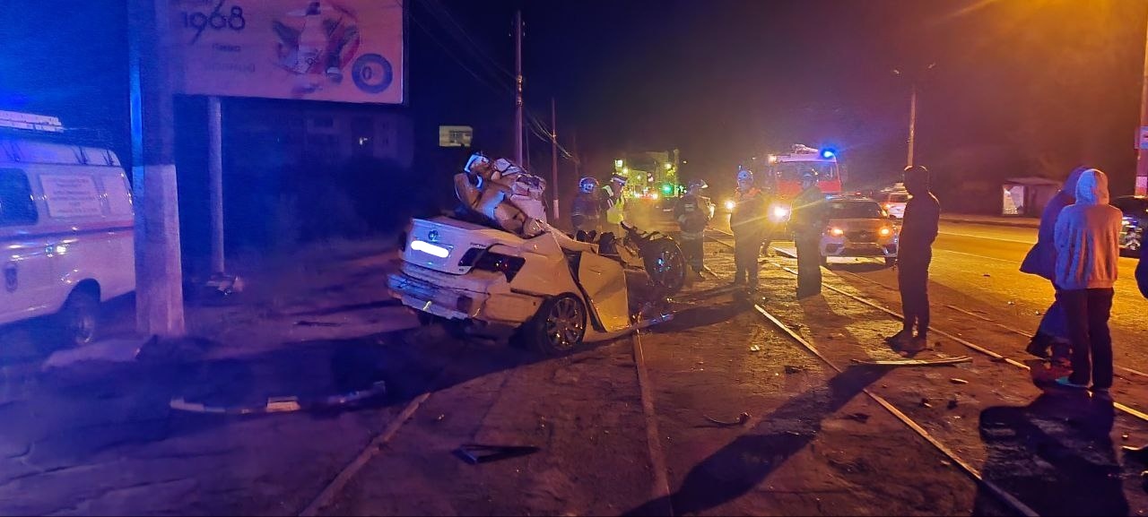 В центре Твери в страшном ДТП погибли два человека