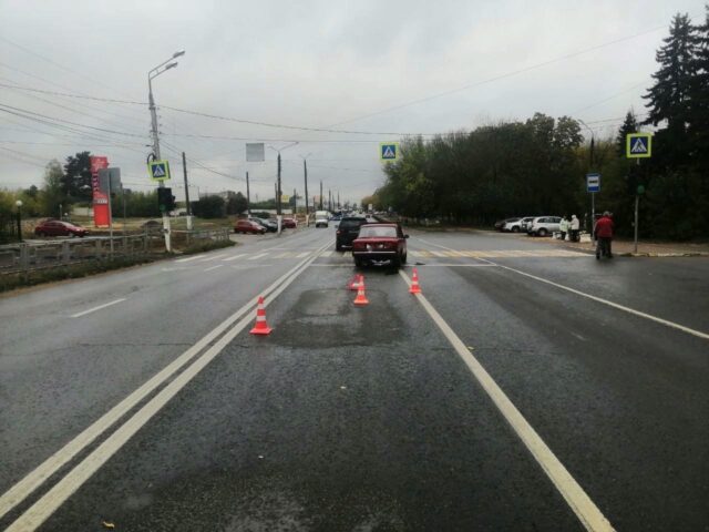 В Твери на светофоре ВАЗ протаранил Тайоту В Твери на светофоре ВАЗ протаранил Тайоту