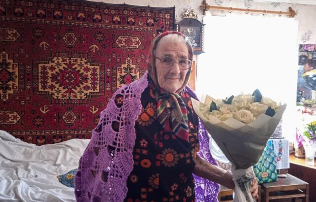 В Тверской области труженице тыла Анне Ивановне Сусловой исполнилось 100 лет В Тверской области труженице тыла Анне Ивановне Сусловой исполнилось 100 лет