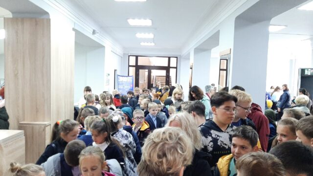 В Ржеве прошел показ спектакля Московского Губернского театра "Маленький принц"