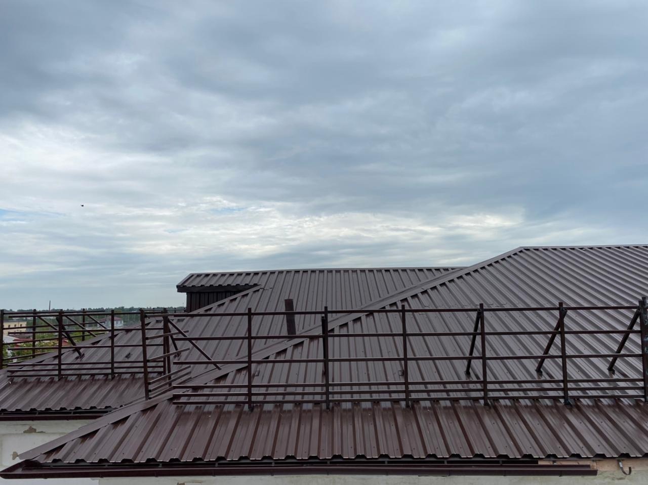 В бологовской школе завершили капитальный ремонт кровли