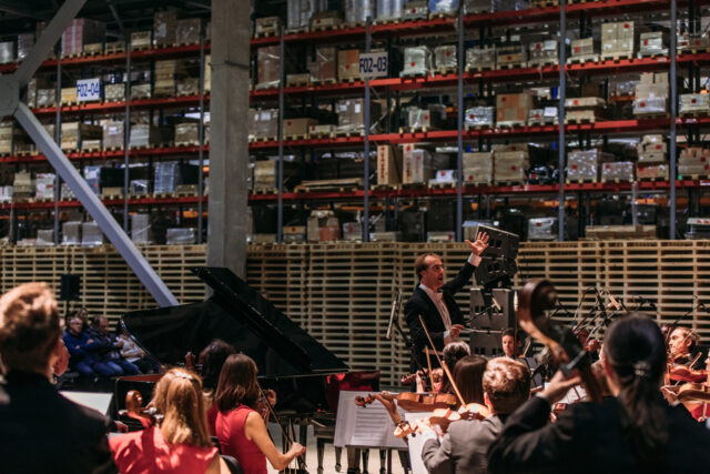 Итальянец с русской душой: Фабио Мастранджело дал концерт на тверском заводе