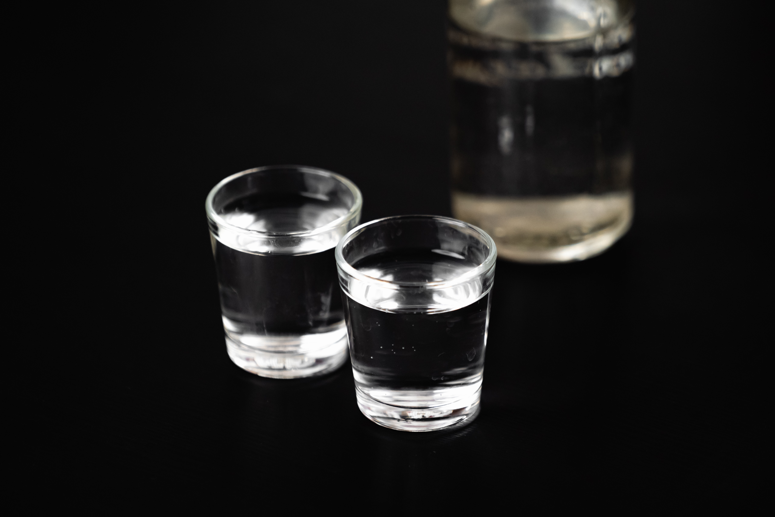 Гость во время застолья обокрал жительницу Тверской области