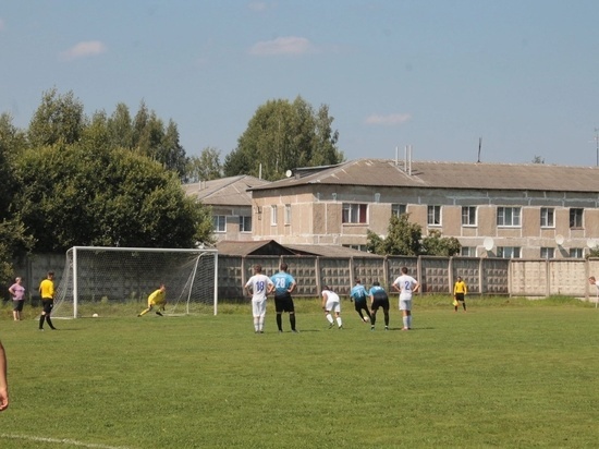 Команды «Витязи» и «Озерный» встретились на Первенстве Тверской области по футболу Команды «Витязи» и «Озерный» встретились на Первенстве Тверской области по футболу