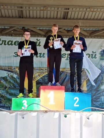 В Тверской области прошёл бег на шоссе среди школьников В Тверской области прошёл бег на шоссе среди школьников