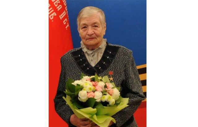 Игорь Руденя поздравил с 92-летием Героя Социалистического Труда Валентину Трофимовну Дудареву Игорь Руденя поздравил с 92-летием Героя Социалистического Труда Валентину Трофимовну Дудареву