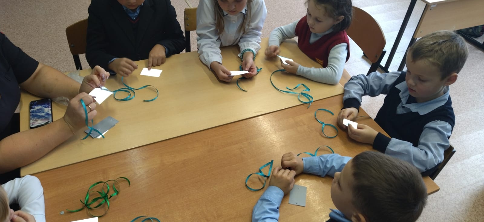 В Ржеве сотрудники ГИБДД провели мастер-класс для первоклассников