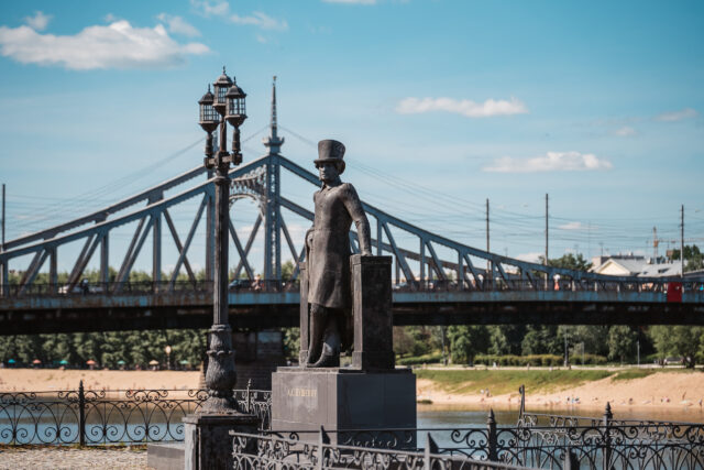 В Тверской области 31 учреждение культуры приглашает молодёжь на мероприятия по «Пушкинской карте» ТОП-5 памятников Твери