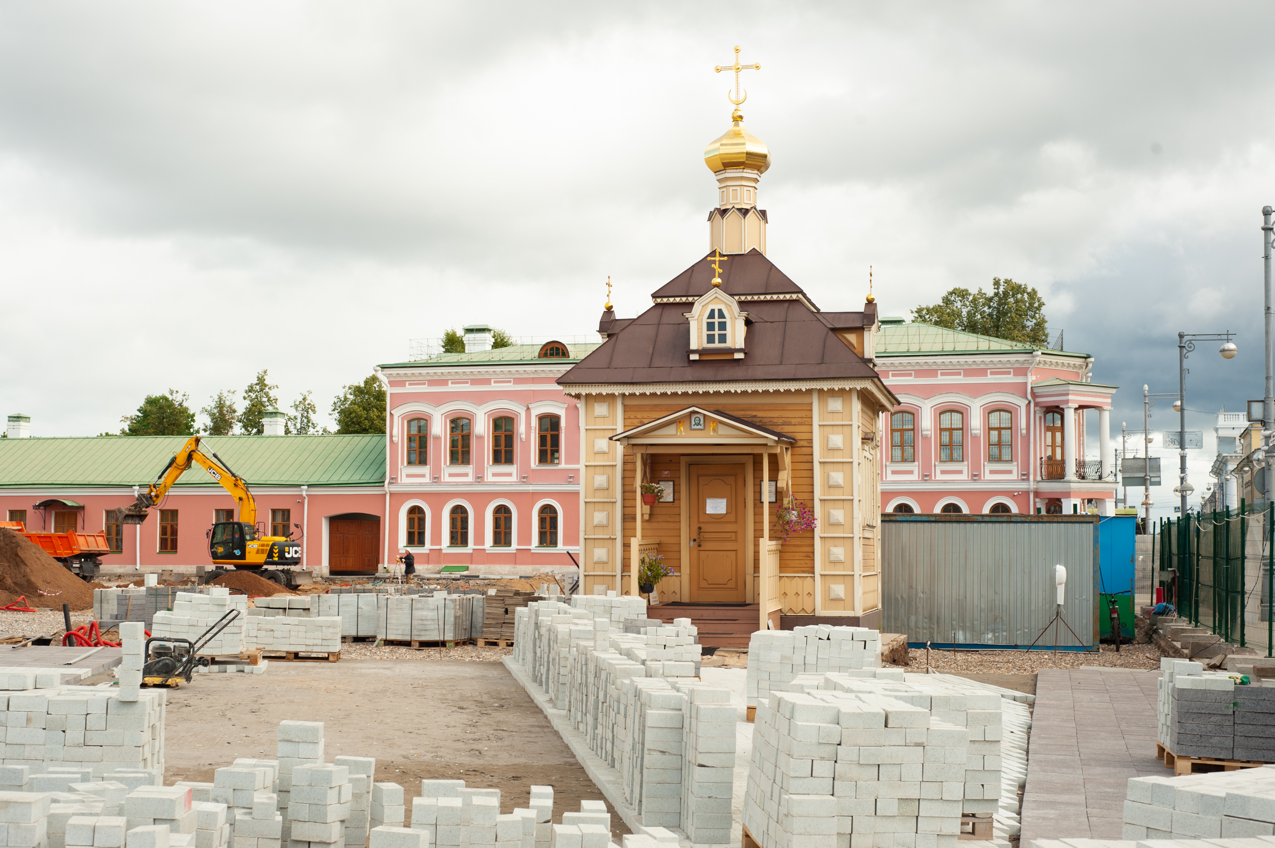Новая стройка на Соборной площади Тверь