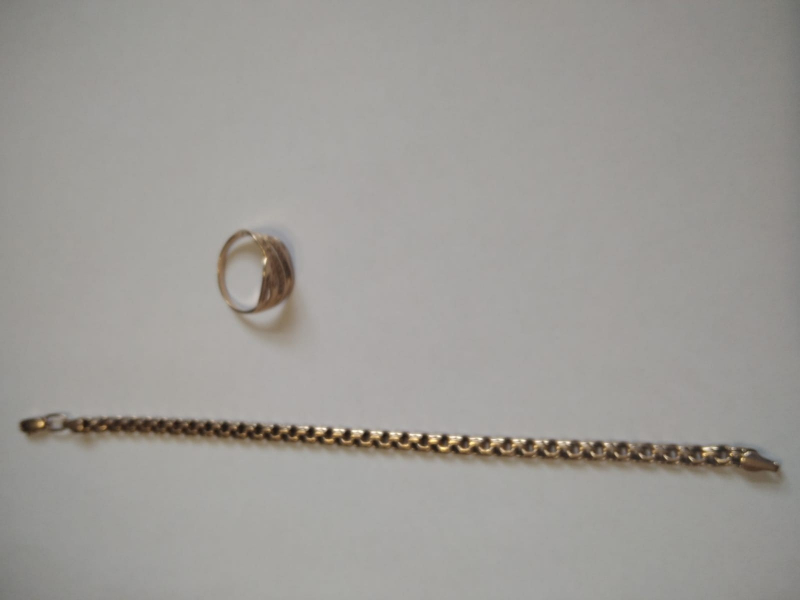 Гость во время застолья обокрал жительницу Тверской области