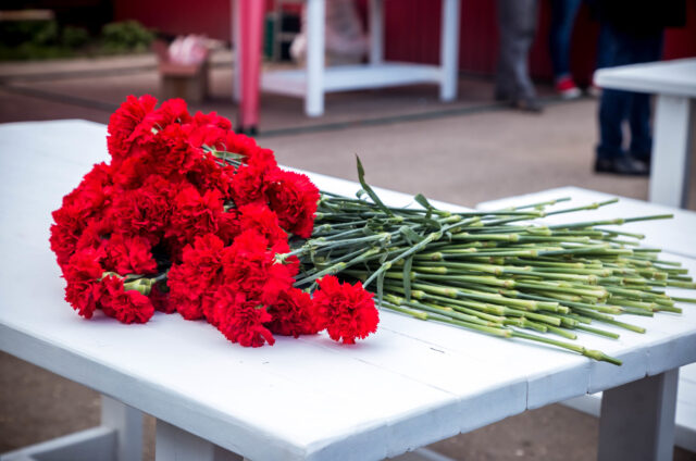 В посёлке Куженкино у Спеховской школы состоялся митинг в память о погибшем военнослужащем