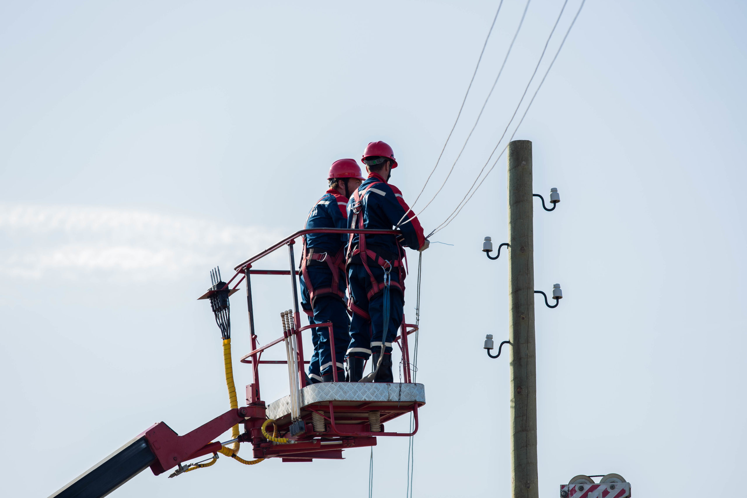 В деревне Хотилово и посёлке Куженкино 20 сентября отключат свет