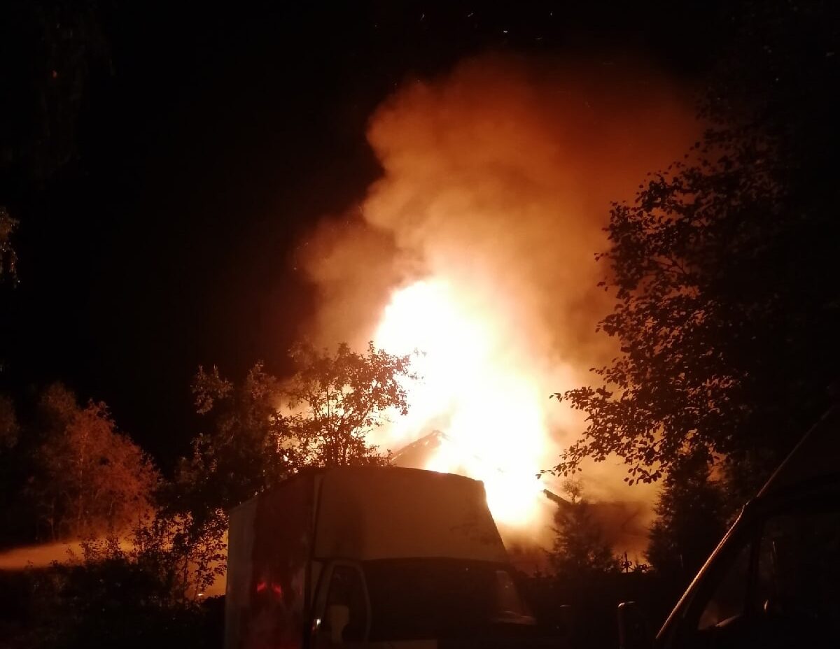 В Тверской области сгорел жилой дом В Тверской области сгорел жилой дом