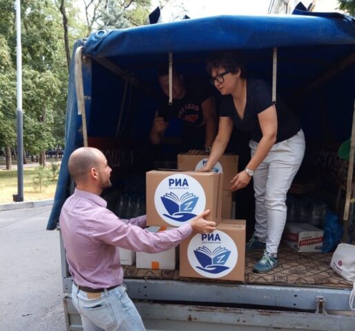 Сотрудники РИА Верхневолжье отправились в ростовский госпиталь, где лежат раненые бойцы Журналисты РИА Верхневолжье передали в военный госпиталь Ростова-на-Дону книги и кондитерские подарки