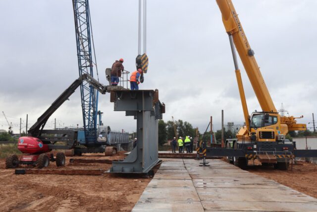 На стройплощадку Западного моста поступила первая партия металлоконструкций На стройплощадку Западного моста поступила первая партия металлоконструкций