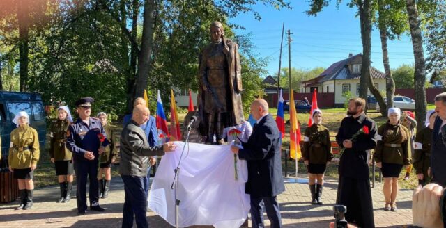 В Тверской области открыли народный памятник медицинской сестре В Тверской области открыли народный памятник медицинской сестре