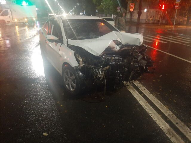 В аварии на Волоколамском проспекте в Твери пострадали два человека