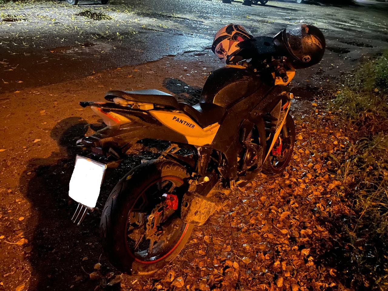 В Тверской области опрокинулся мотоцикл