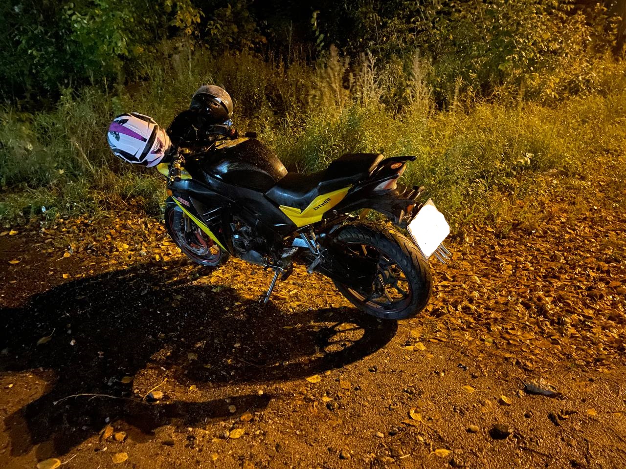 В Тверской области опрокинулся мотоцикл