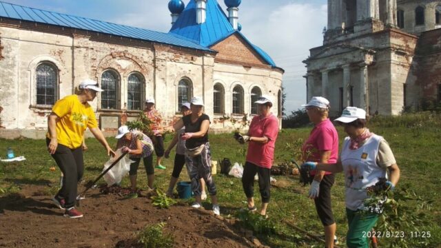 Клуб «Шагаем к здоровью» из Лихославля провел день в селе Микшино