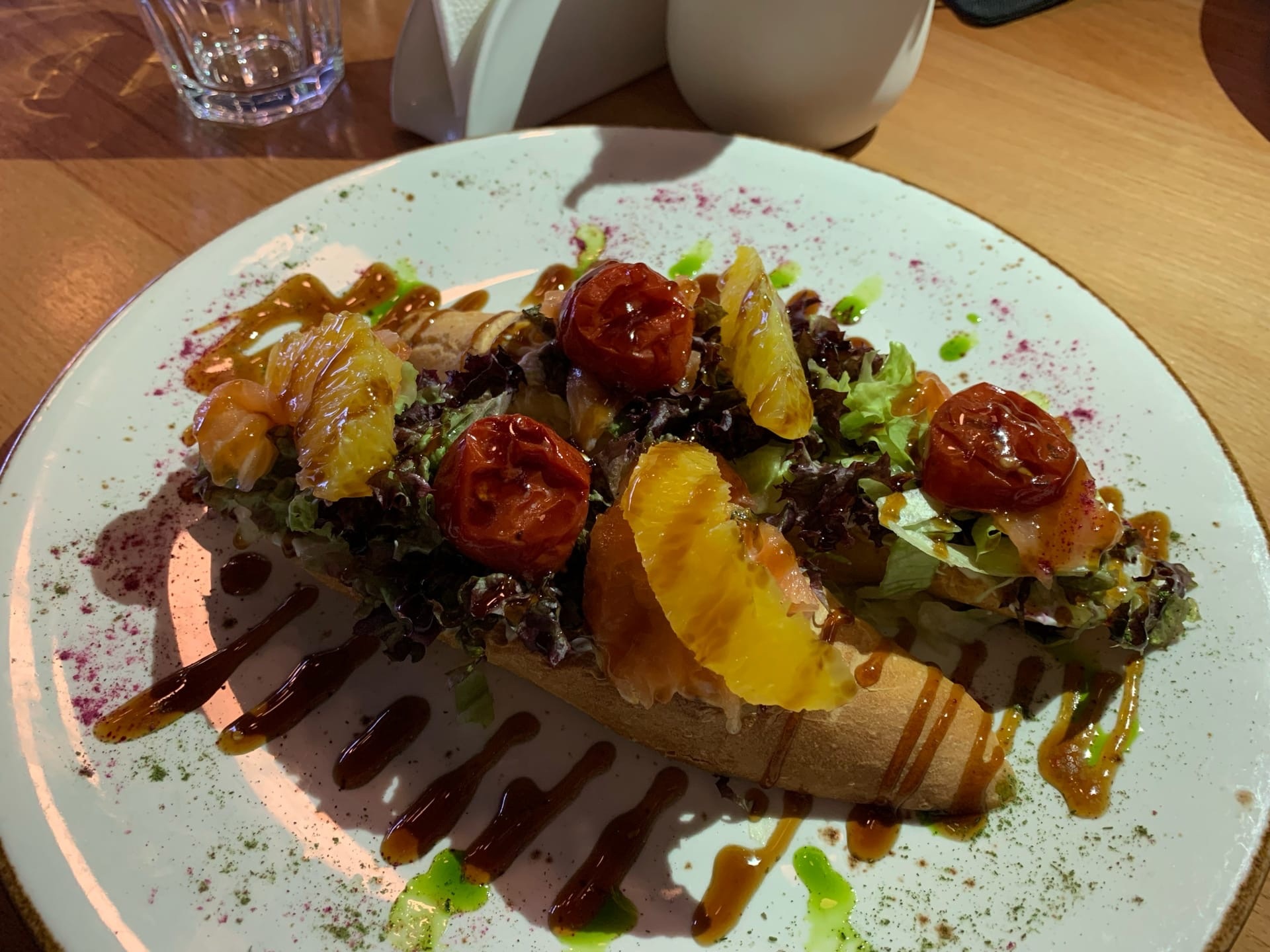 Поели за вас: идеальная брускетта в кафе-кондитерской