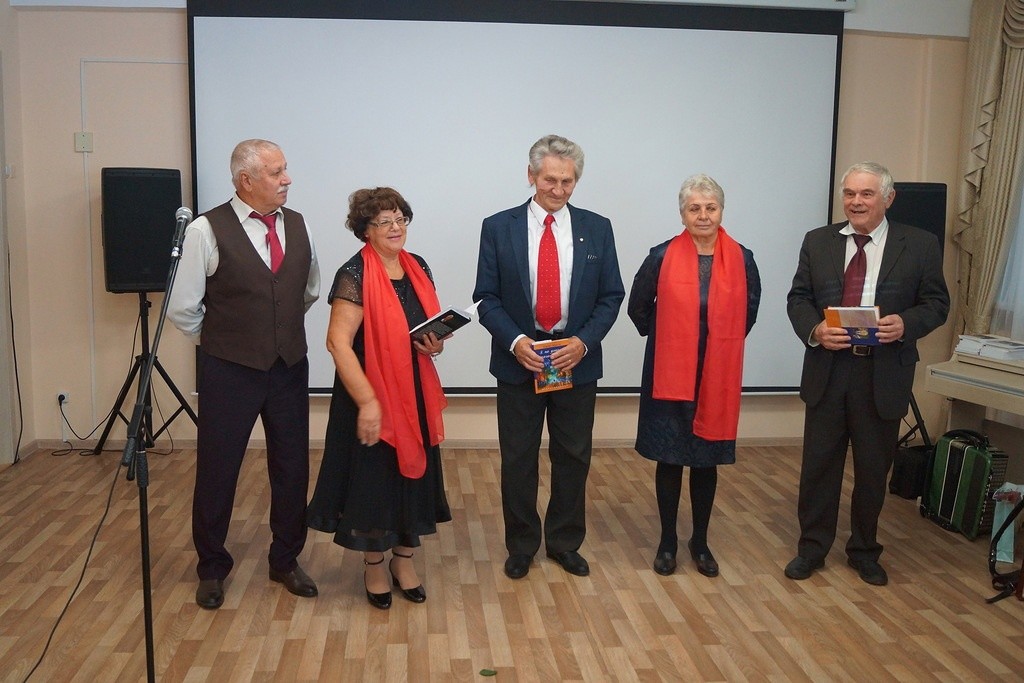 Состоялась презентация новой книги поэта из Лихославля