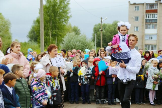 Больше 2000 учащихся Торопецкого района сели за парты