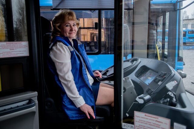 В Тверской области 52 женщины работают водителями автобусов