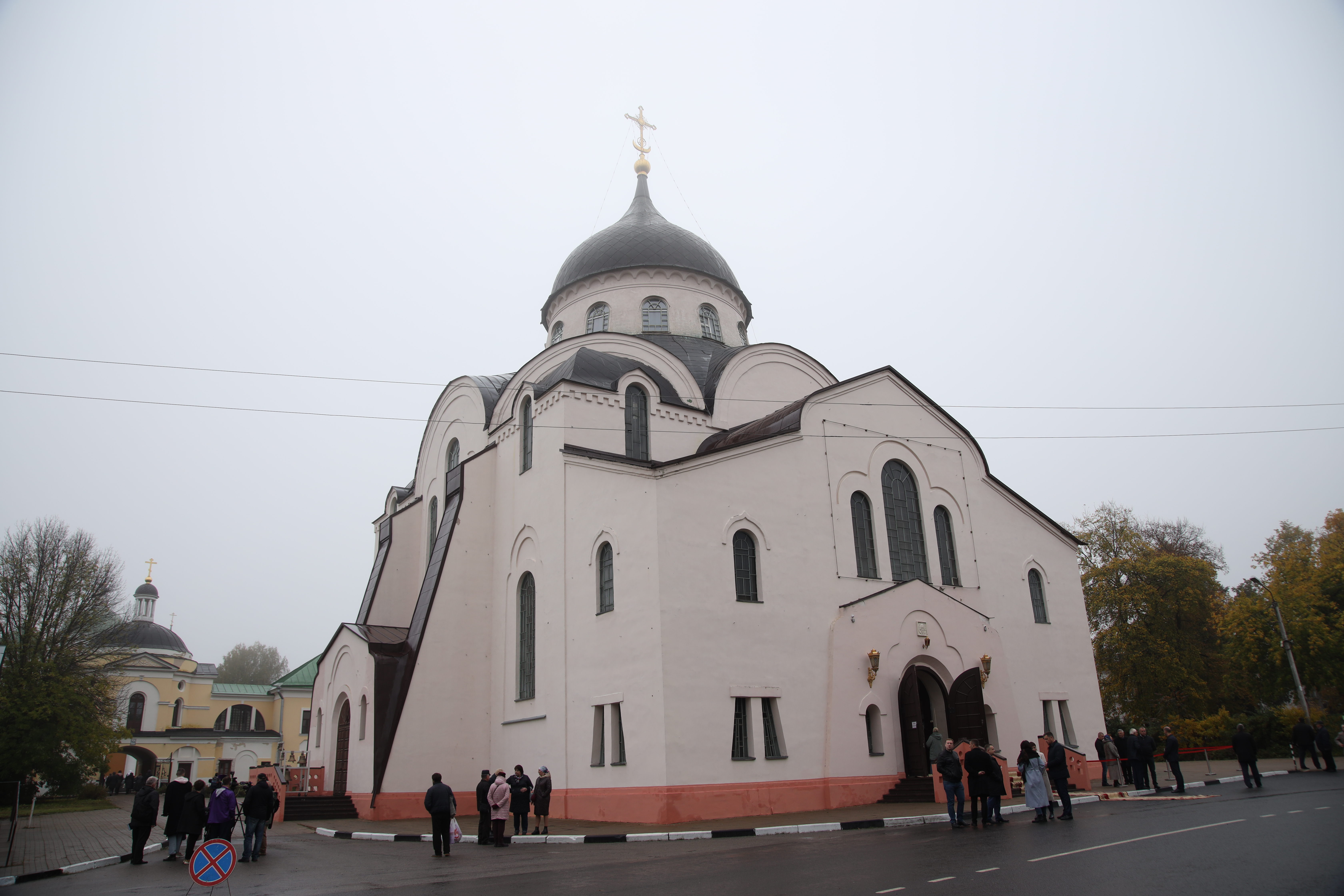 Игорь Руденя вместе с верующими принял участие во встрече в Твери ковчега с мощами преподобного Сергия Радонежского