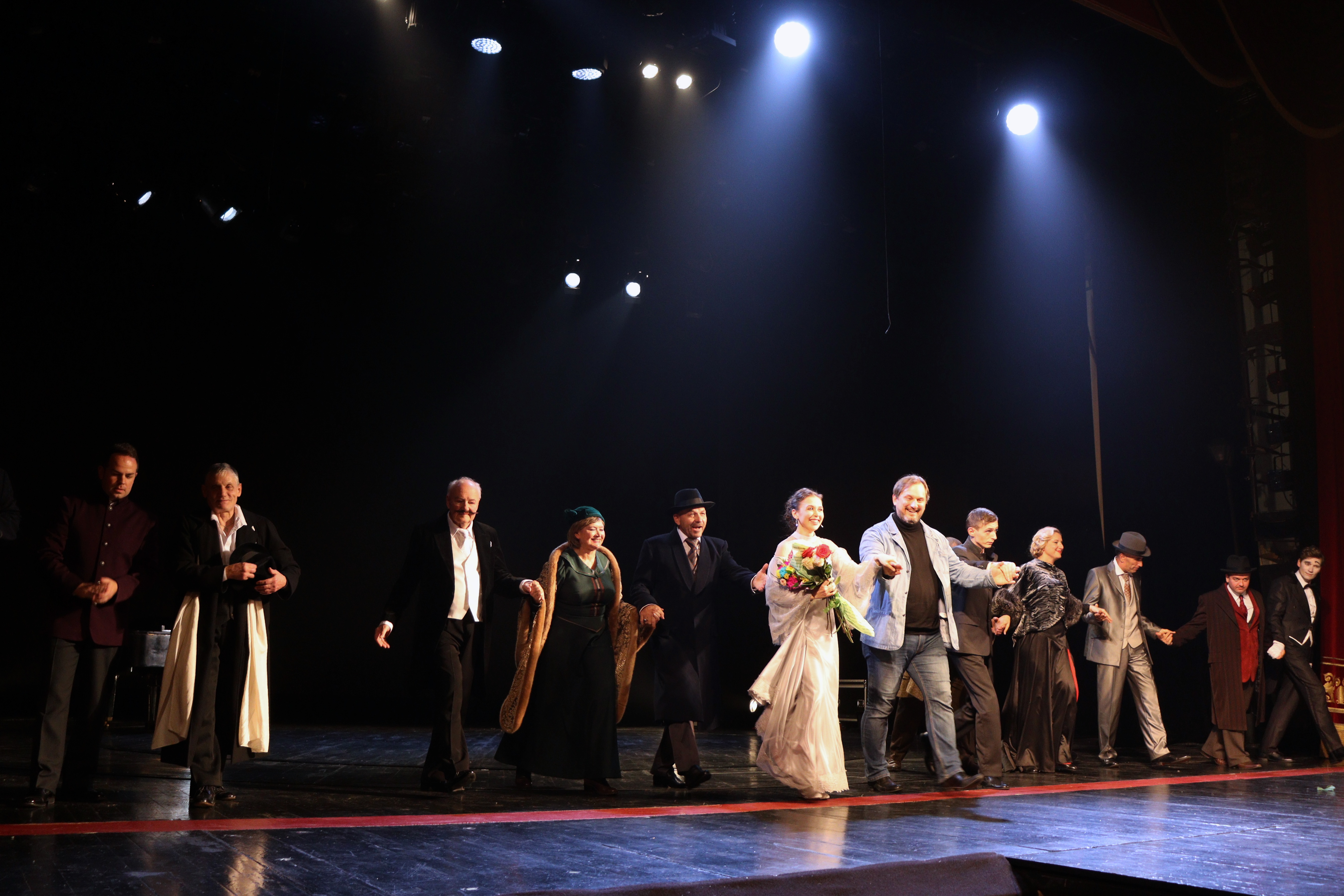 Разве я могу без театра жить: В Твери прогремела премьера спектакля “Таланты и поклонники”