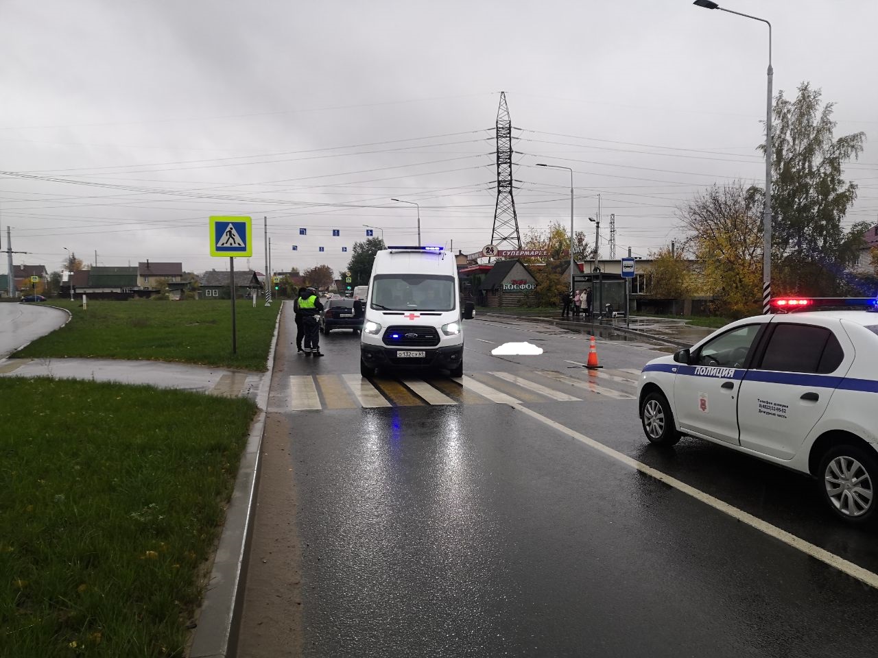 На улице Шишкова в Твери мужчина попал под колеса автомобиля