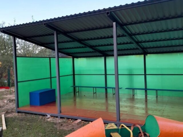 В детских садах Конаковского района устанавливают прогулочные веранды