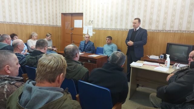 Глава Бологовского района поздравил дорожников с профессиональным праздником