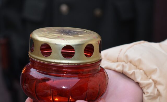 В Твери частицу Вечного огня передали старицким юнармейцам