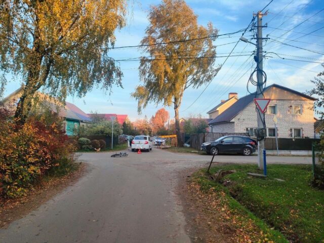 В Твери сбили 10-летнюю девочку на велосипеде