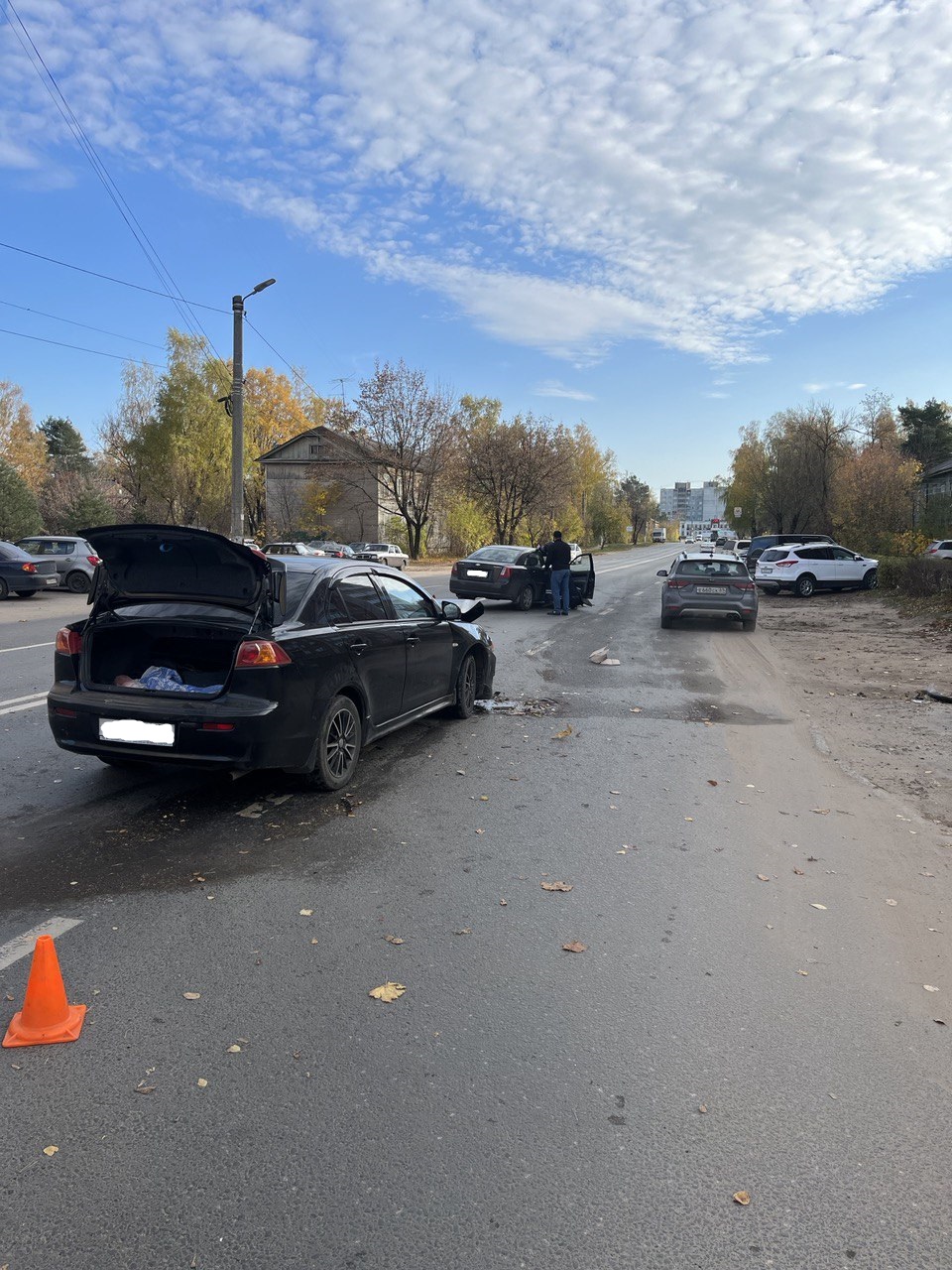 В Твери пассажир получил травмы в ДТП с двумя иномарками