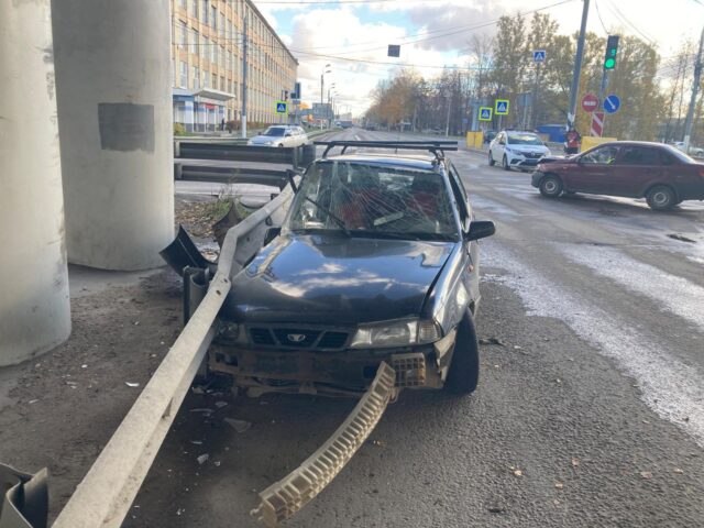 В Твери водитель грубо нарушил ПДД и спровоцировал аварию