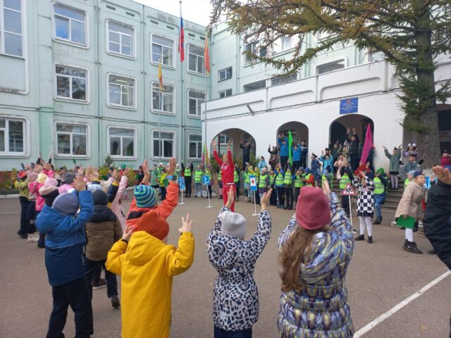 Тверские юидовцы и школьники провели флешмоб «Безопасный переход»