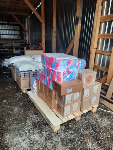 В Вышнем Волочке для мобилизованных собирают продукты и теплые вещи