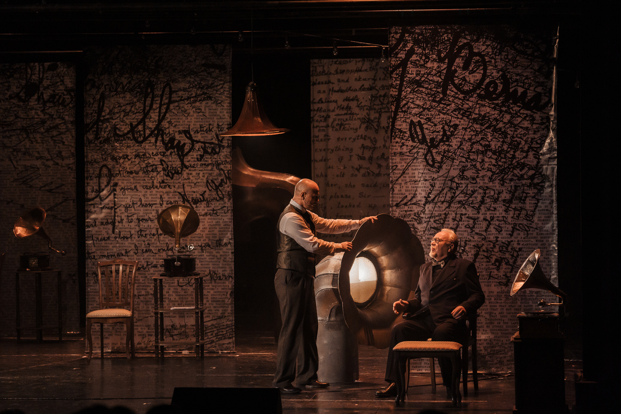 Из цветочницы в леди: В Тверском ТЮЗе поставили педагогический эксперимент