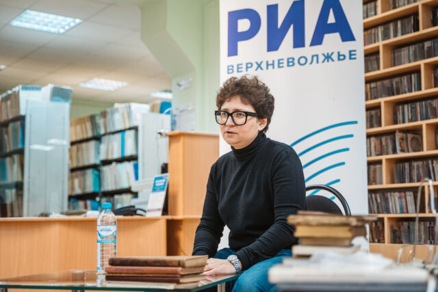 Сокровища на книжной полке: На "Тверском переплете" редактор РИА Верхневолжье представила редкие издания из личной коллекции