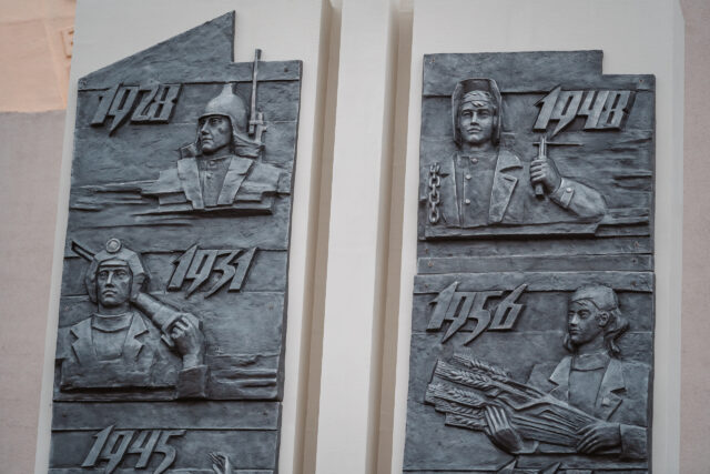 В Твери открыли памятник комсомольцам и молодежи Верхневолжья