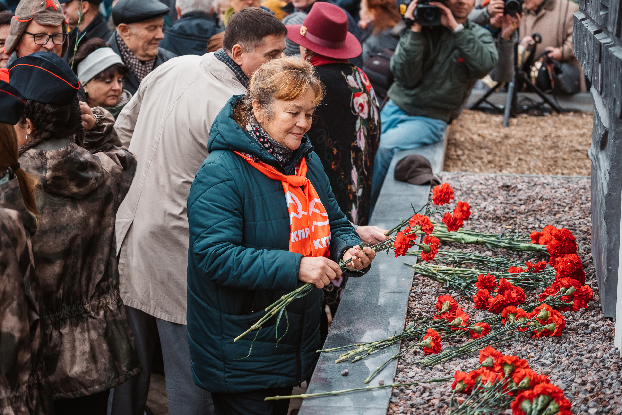В Твери открыли памятник комсомольцам и молодежи Верхневолжья